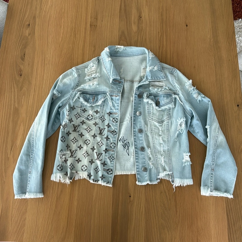 Boutique cropped stretchy denim jacket with Louis Vuitton print screened on M/L